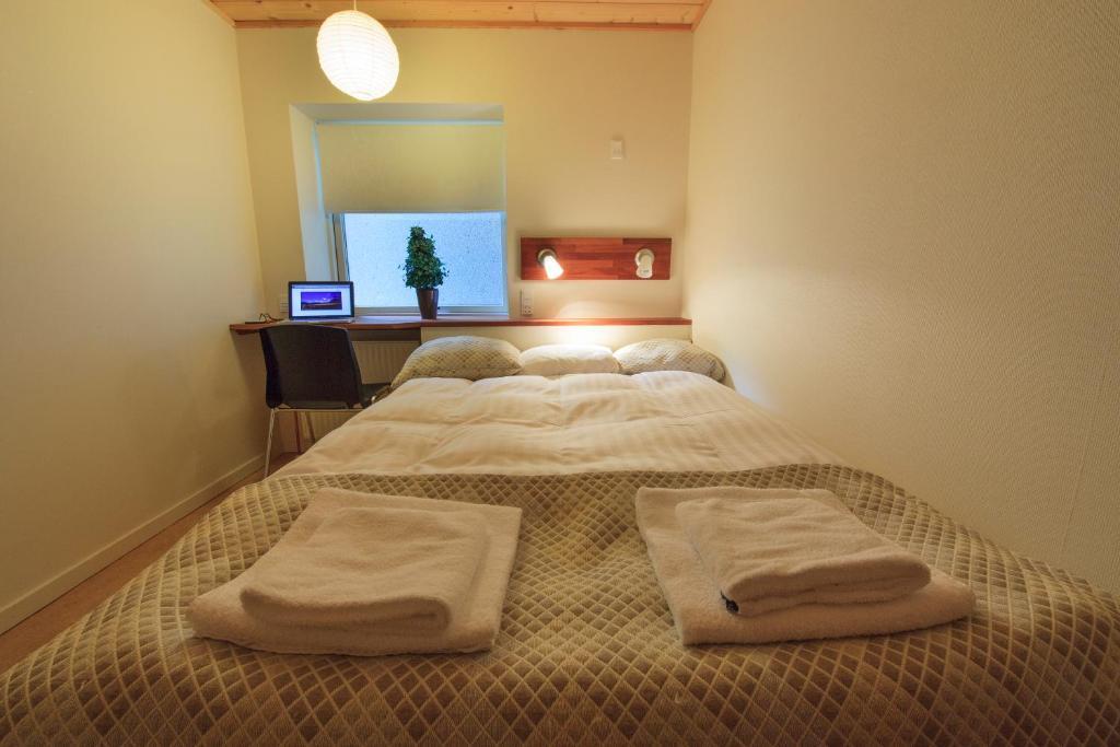 Gjaargardur Guesthouse Gjógv Quarto foto
